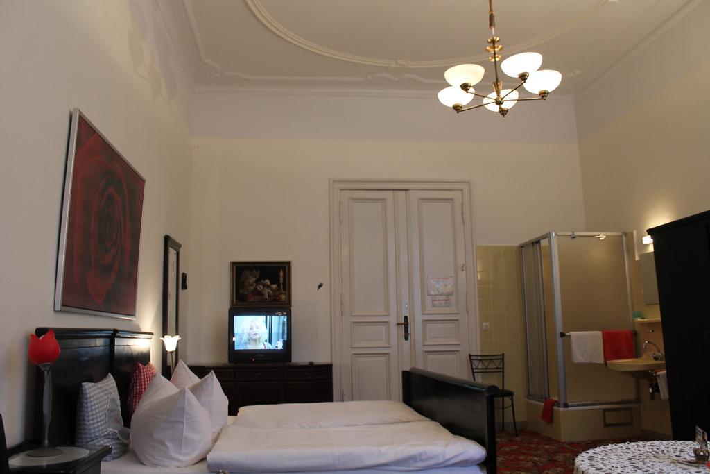 Hotel Pension Columbus Am Kurfurstendamm Berlin Exterior photo